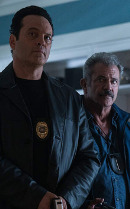 Dragged Across Concrete Bild 1